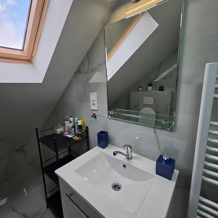 Veronika Apartman *